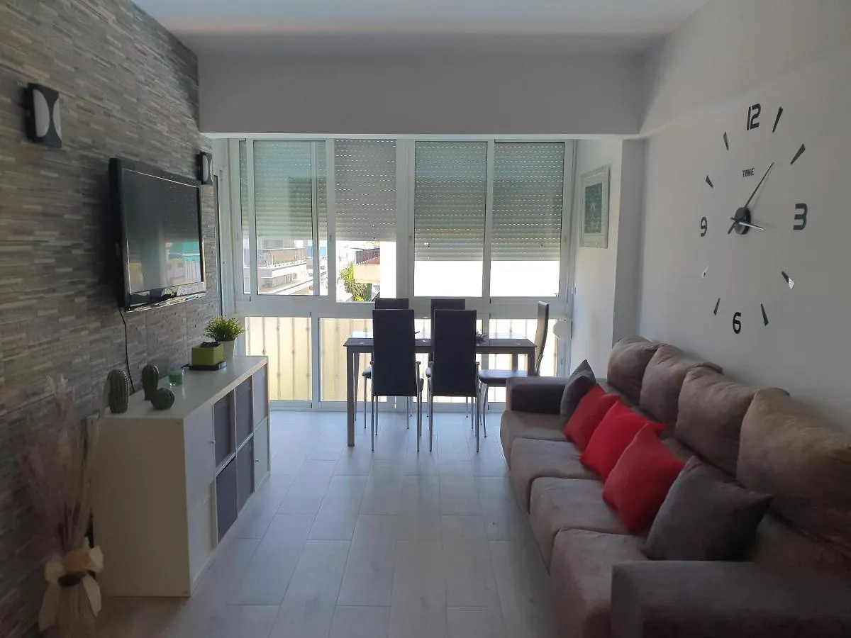 Apartamento Primera Linea De Playa 托雷莫利诺斯 0*,  西班牙